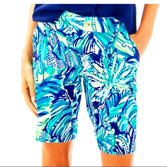 Lilly Pulitzer Pants - Lilly Pulitzer Madina Stretch Sateen Navy Palm Leaf Bermuda 9” Shorts Size 8